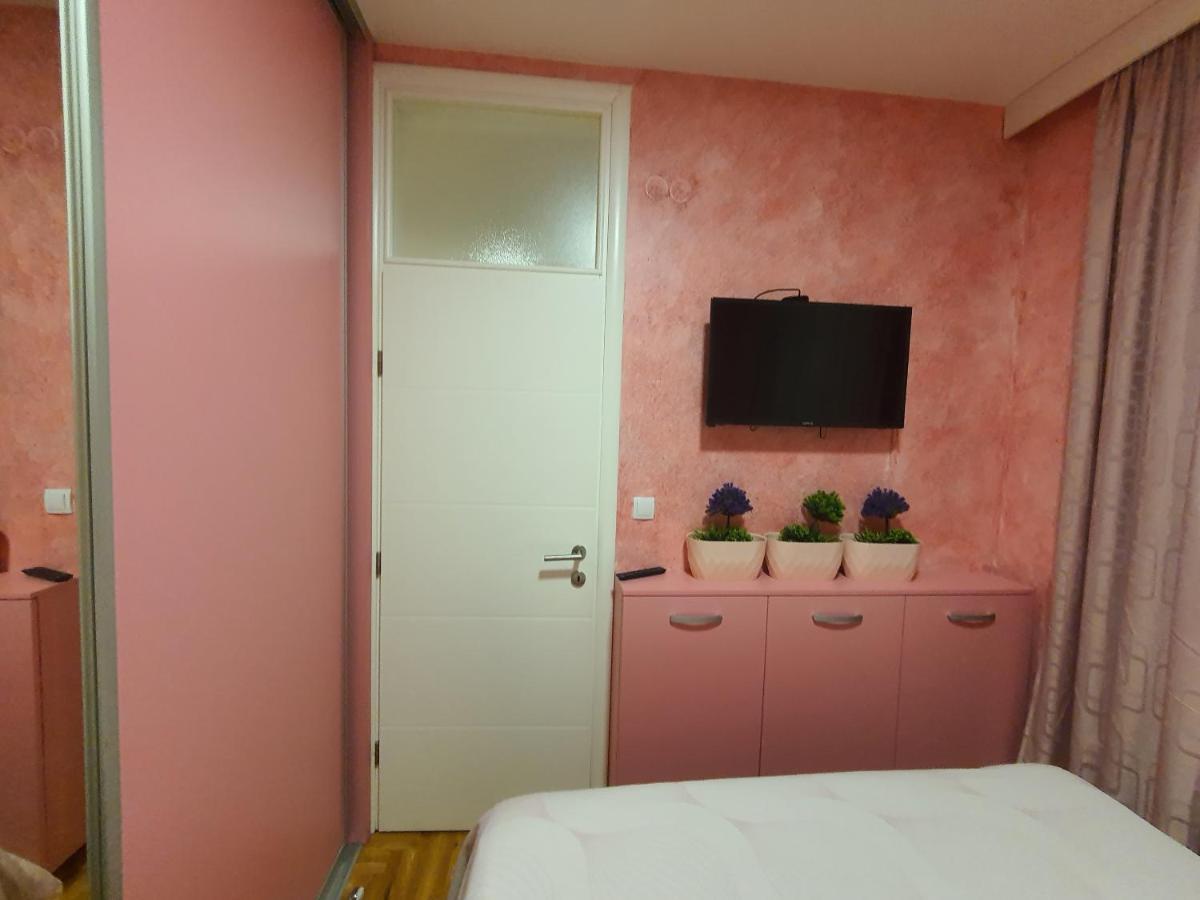 Apartman Kristina, Istocno Sarajevo,Vojvode Radomira Putnika 49F Lukavica ภายนอก รูปภาพ